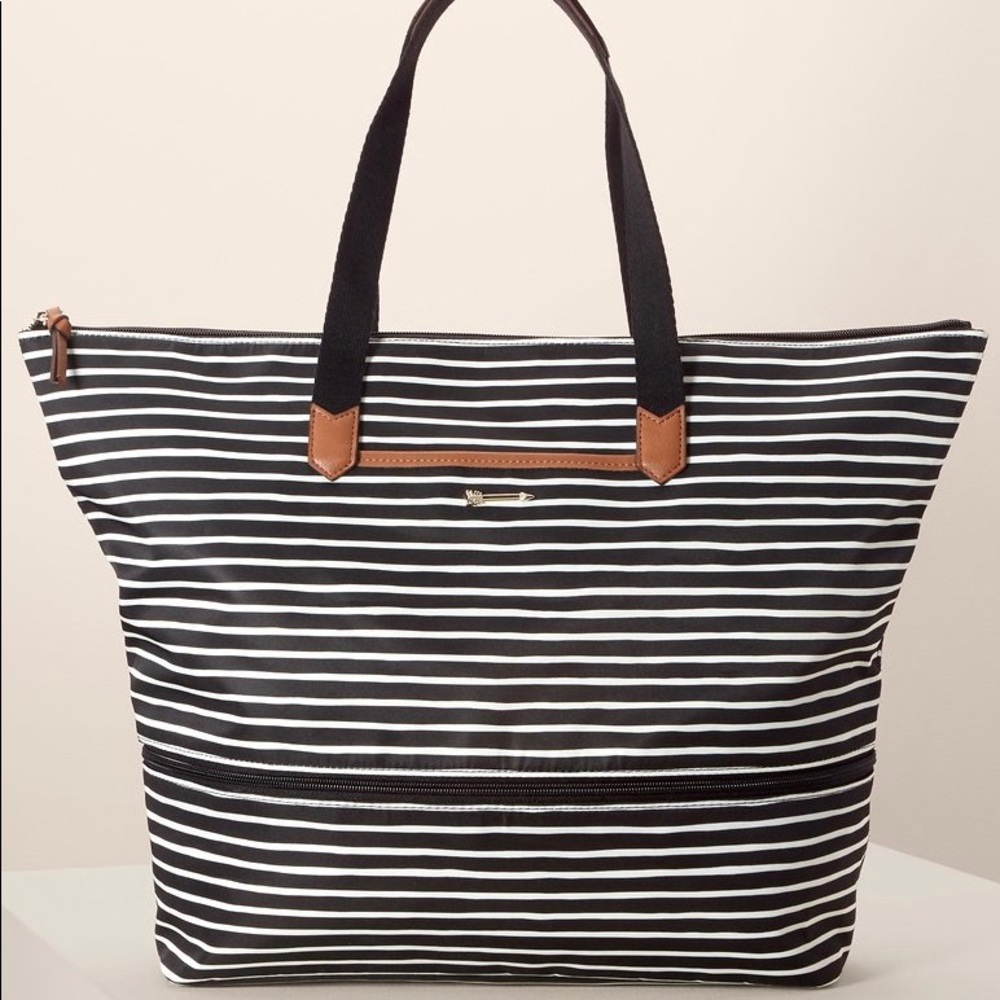 Stella & Dot Daytripper expandable tote-Bk/crm
